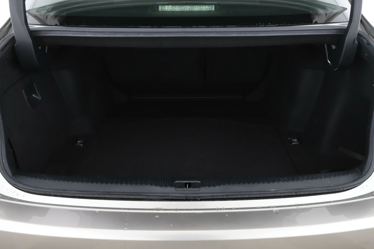 Foto Lexus IS 16