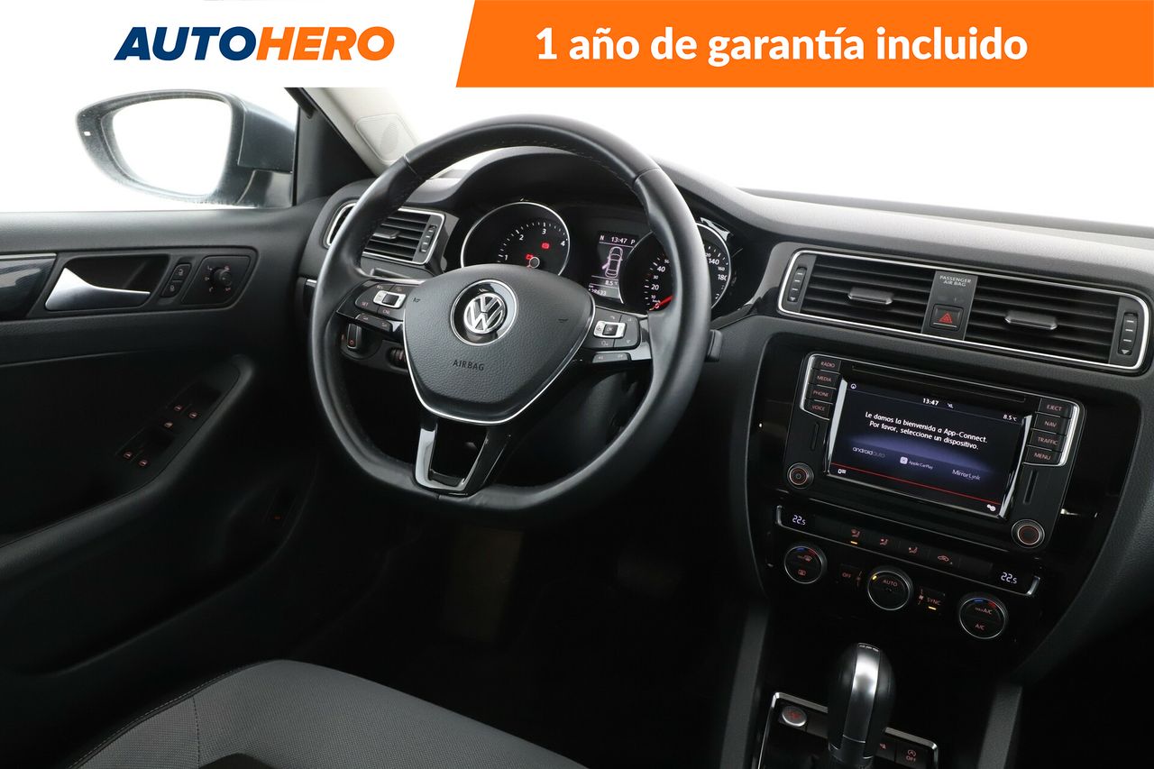 Foto Volkswagen Jetta 13