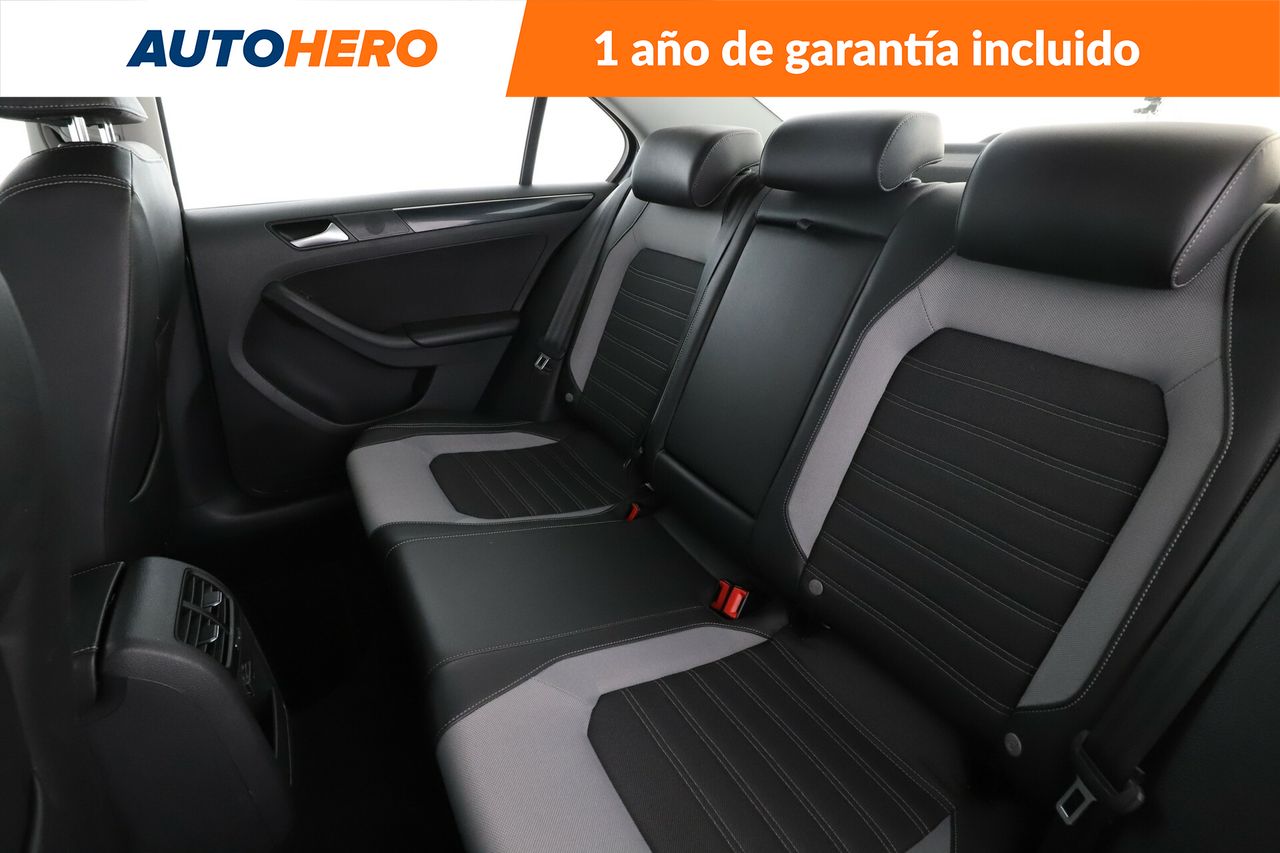 Foto Volkswagen Jetta 14