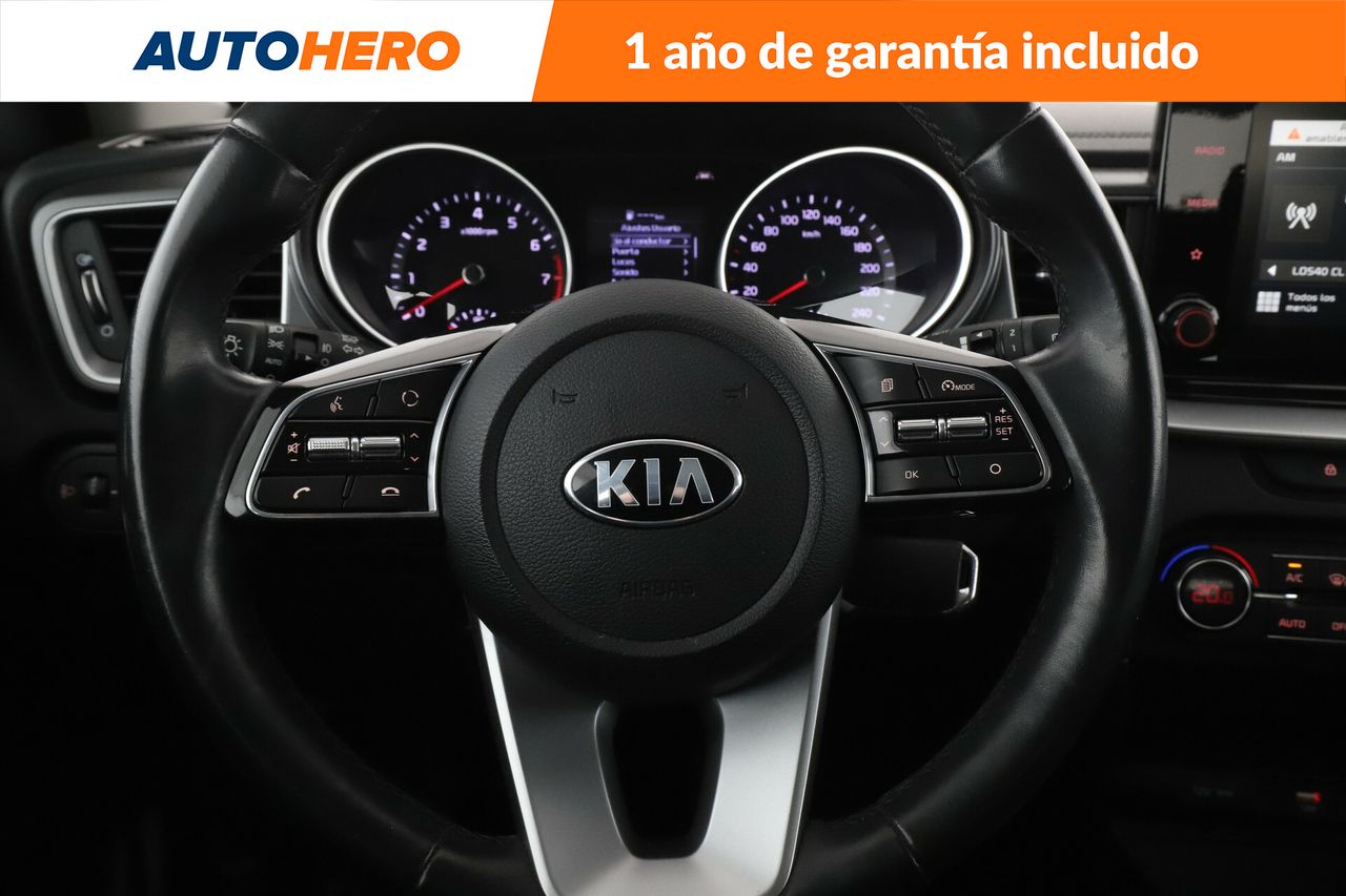 Foto Kia XCeed 19