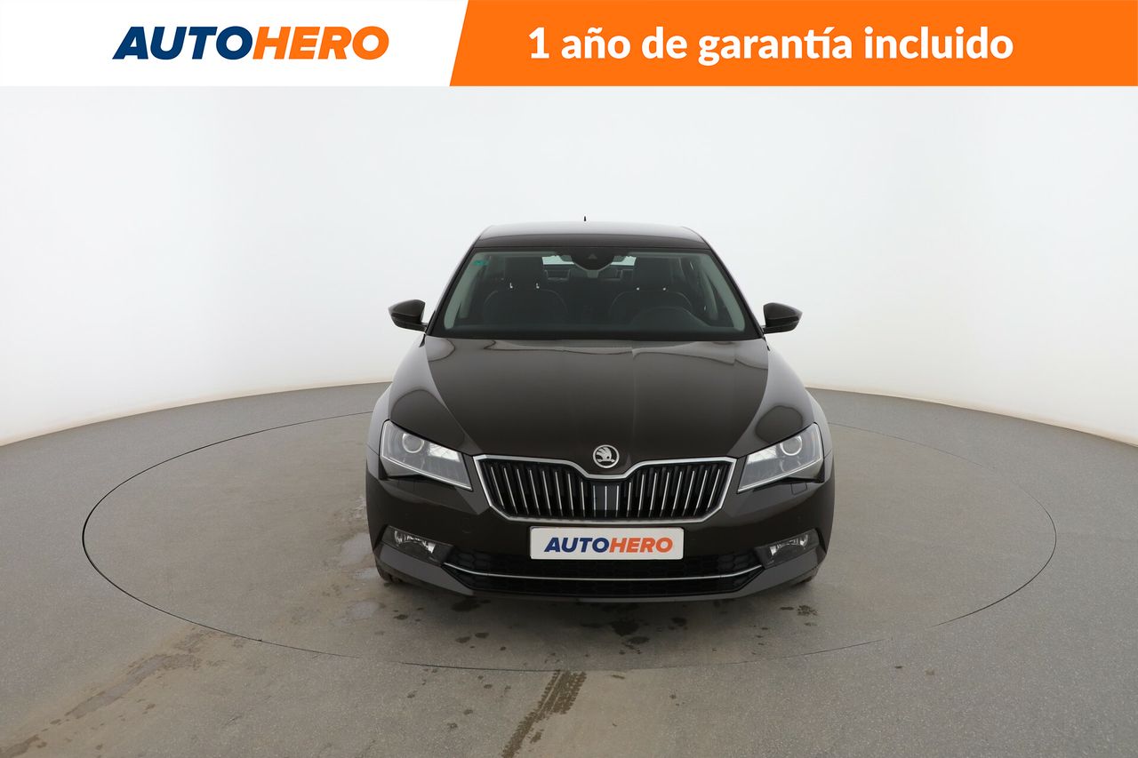 Foto Skoda Superb 8