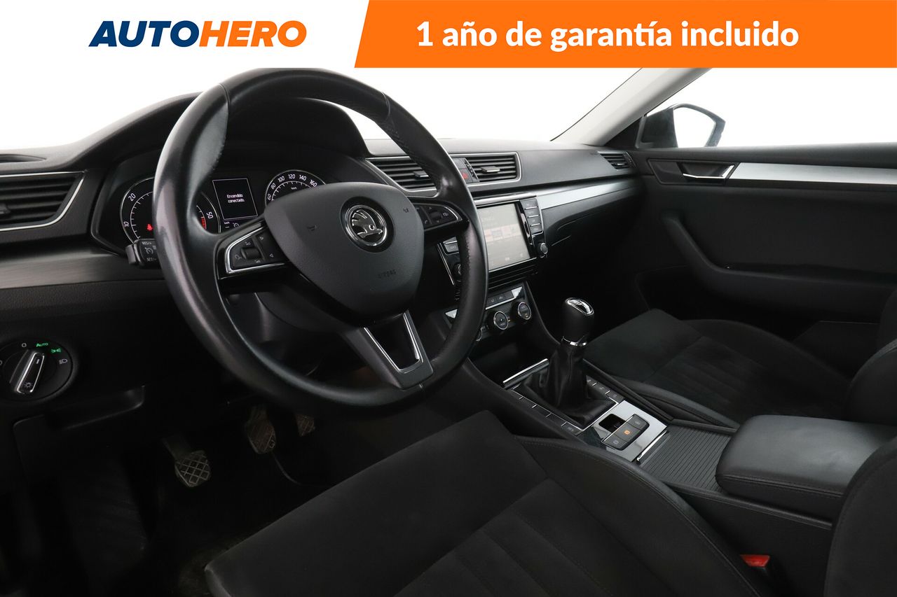 Foto Skoda Superb 11