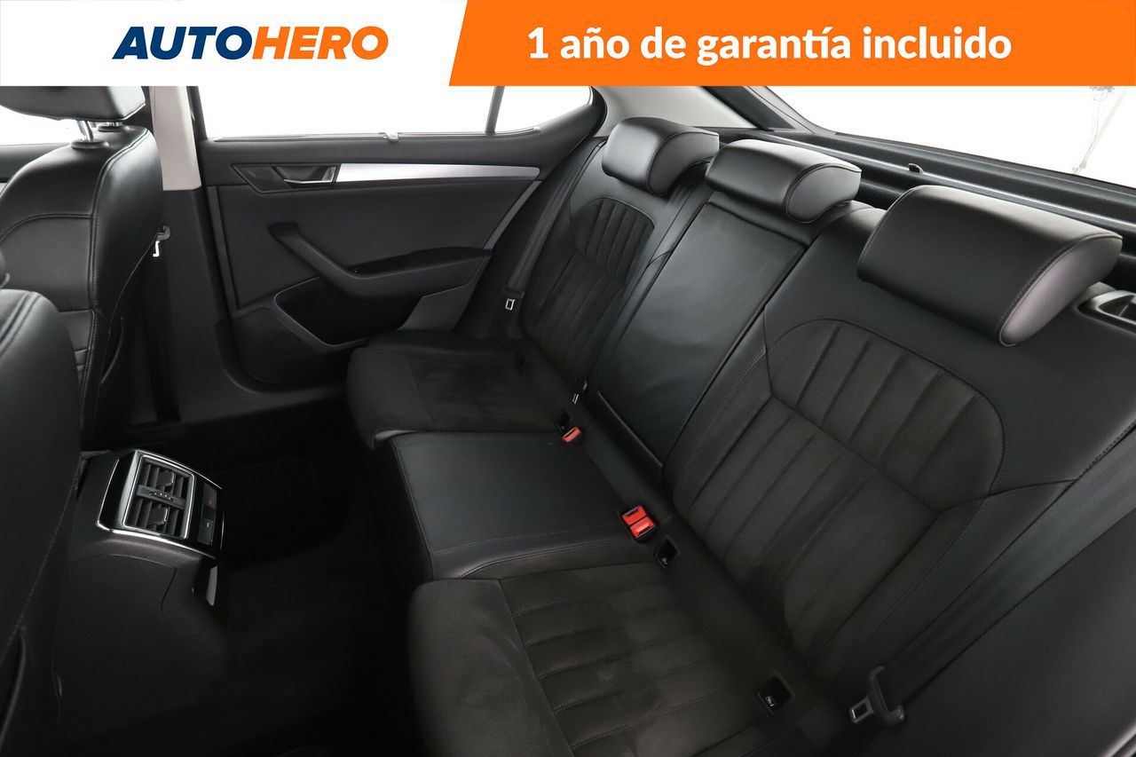 Foto Skoda Superb 14