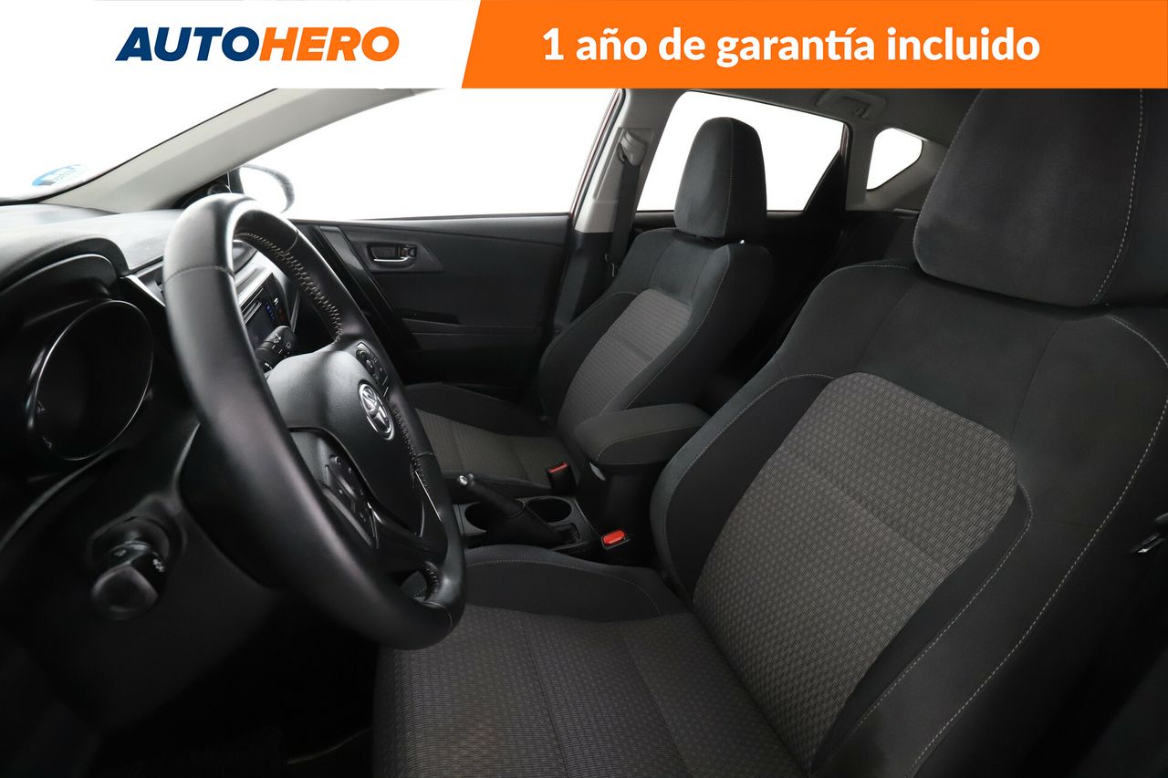 Foto Toyota Auris 11