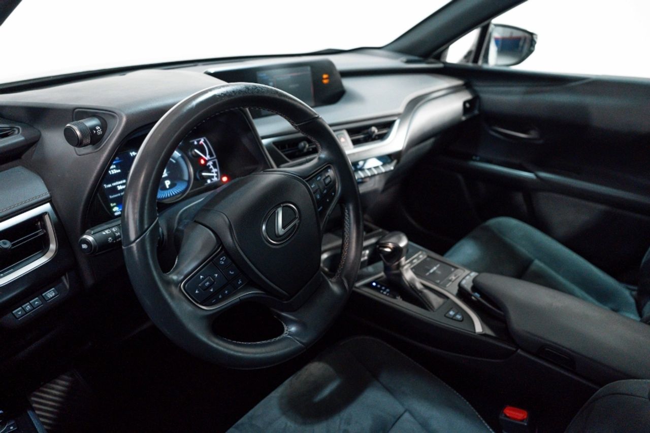 Foto Lexus UX 7