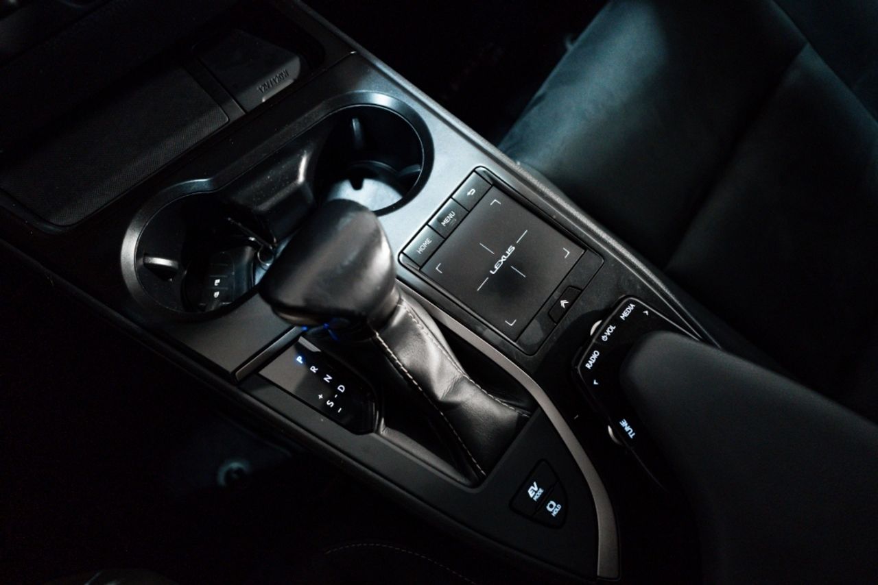 Foto Lexus UX 19
