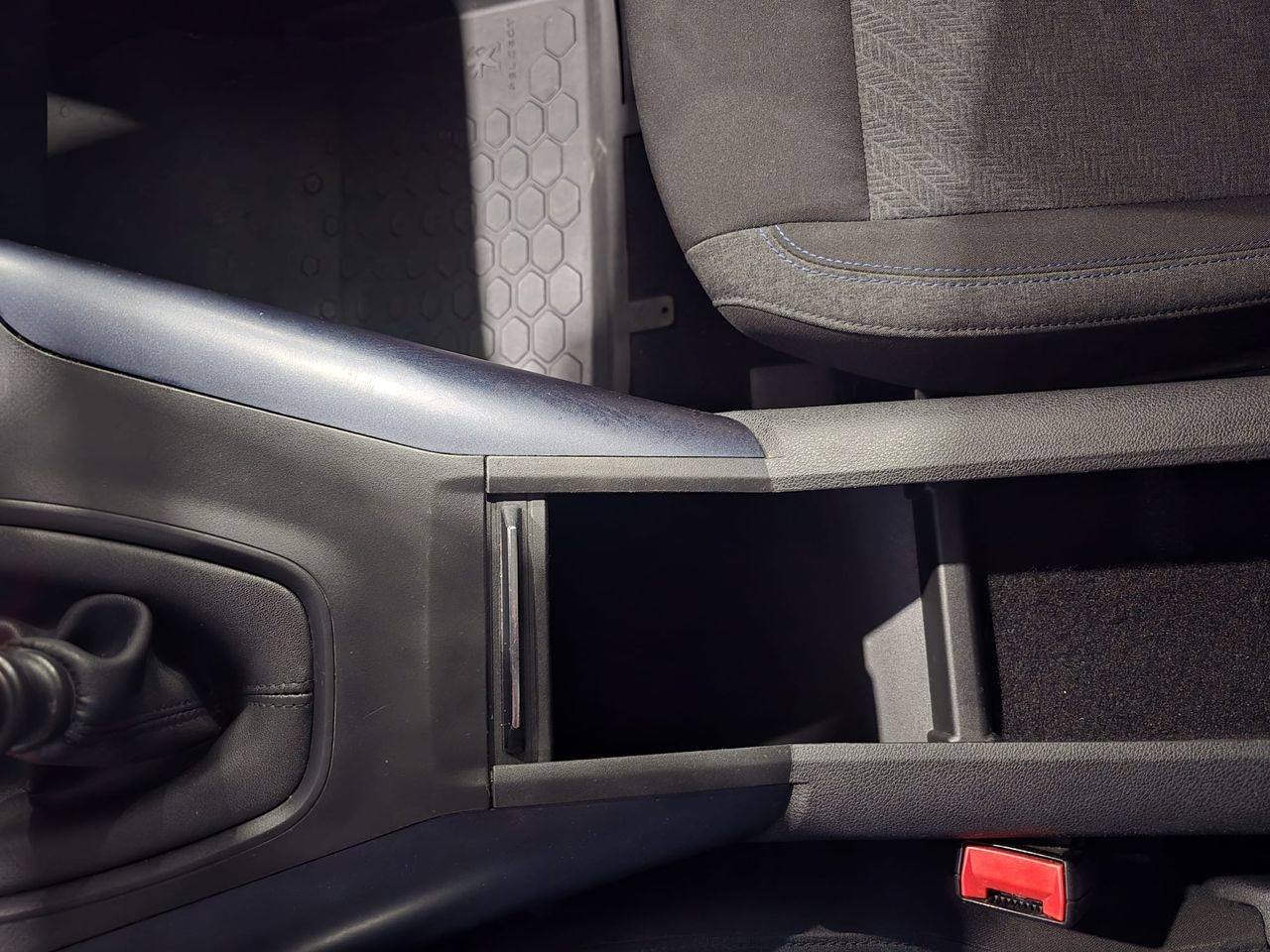 Foto Peugeot Rifter 11