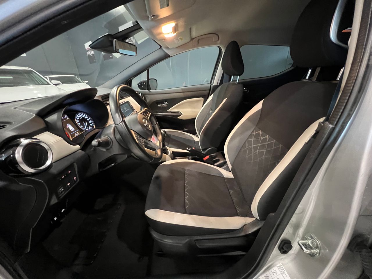 Foto Nissan Micra 8