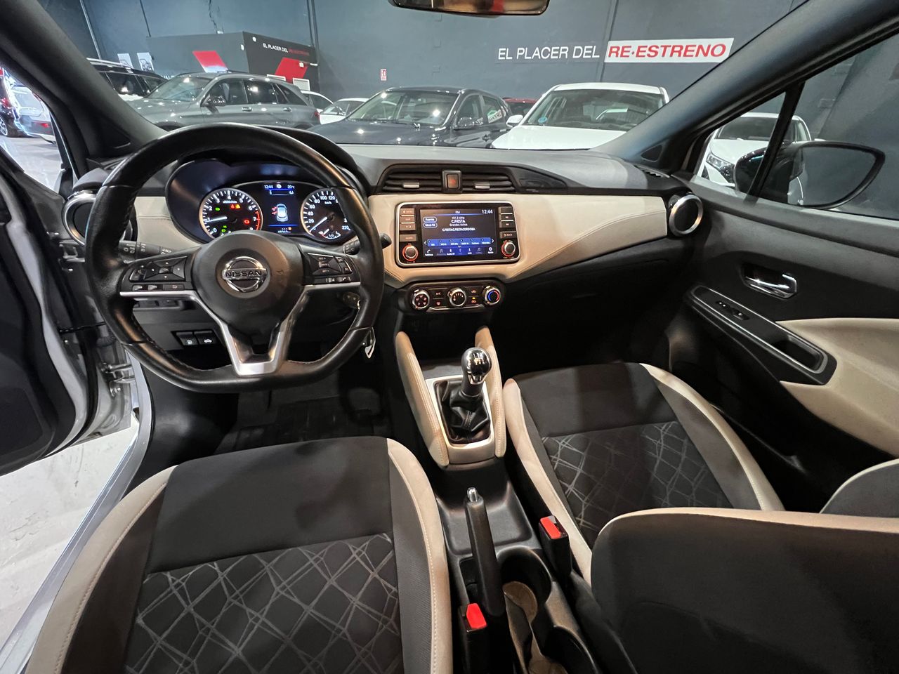 Foto Nissan Micra 10