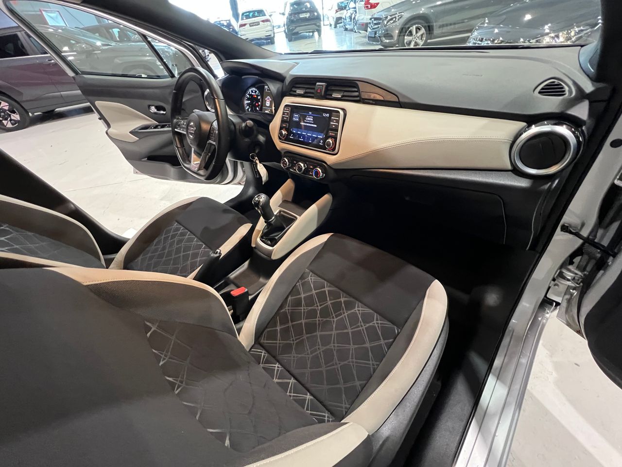 Foto Nissan Micra 17