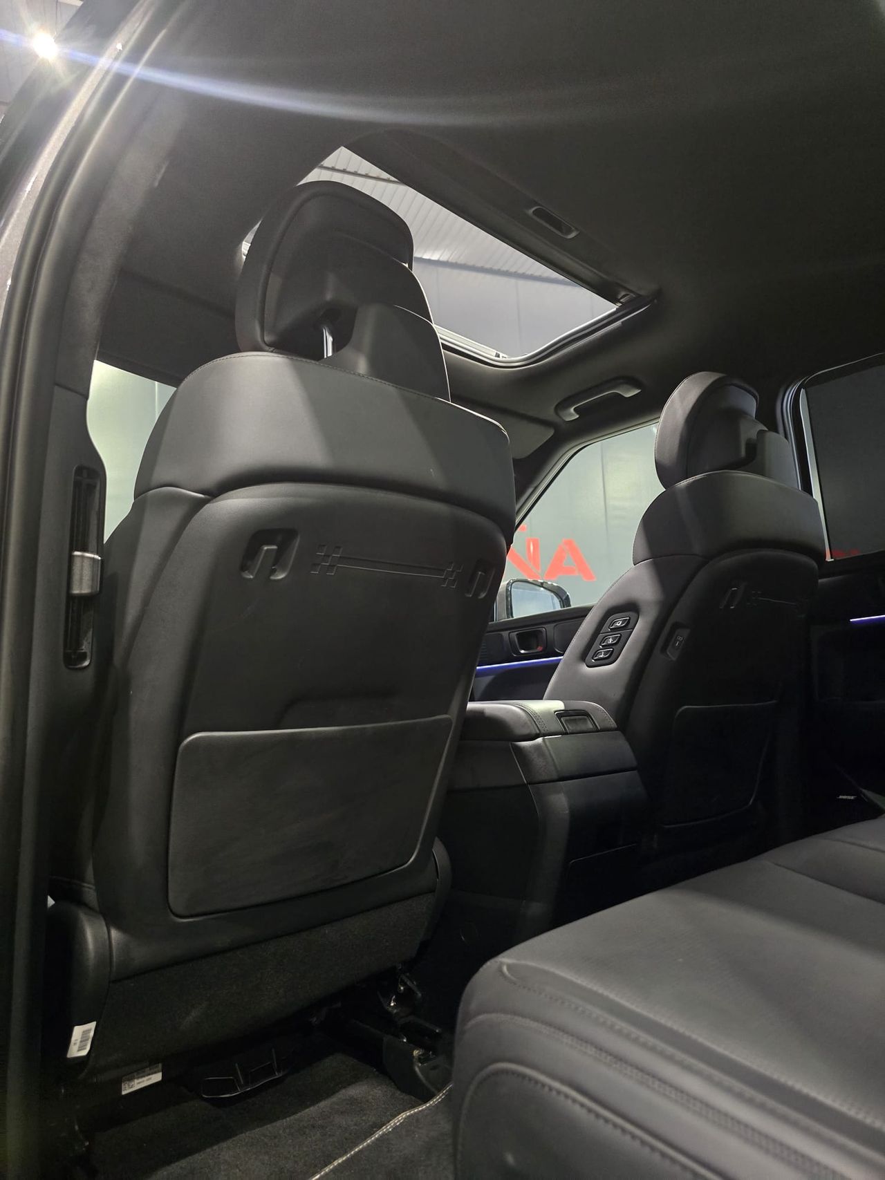 Foto Hyundai Santa Fe 28
