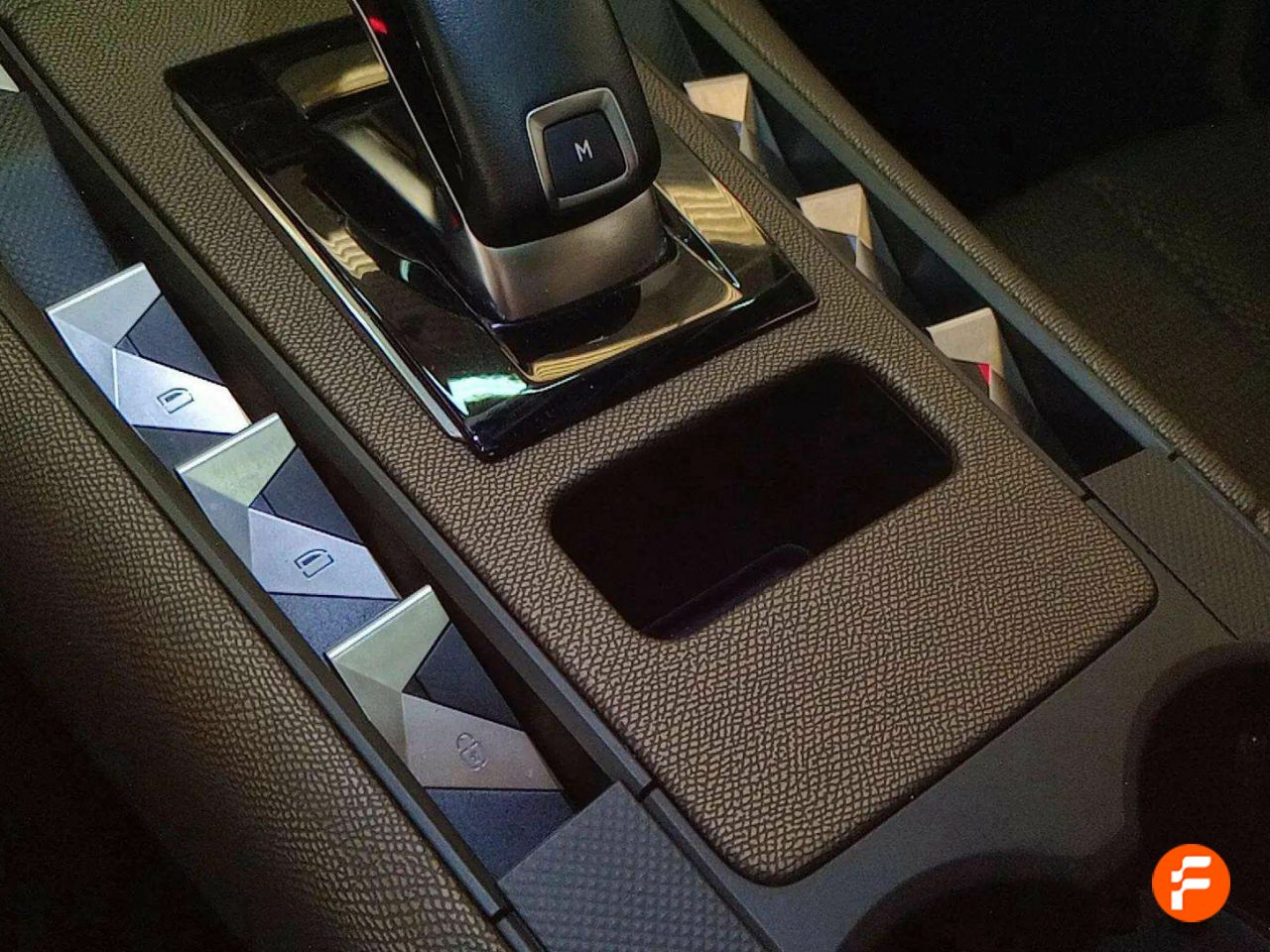 Foto DS Automobiles DS 7 18
