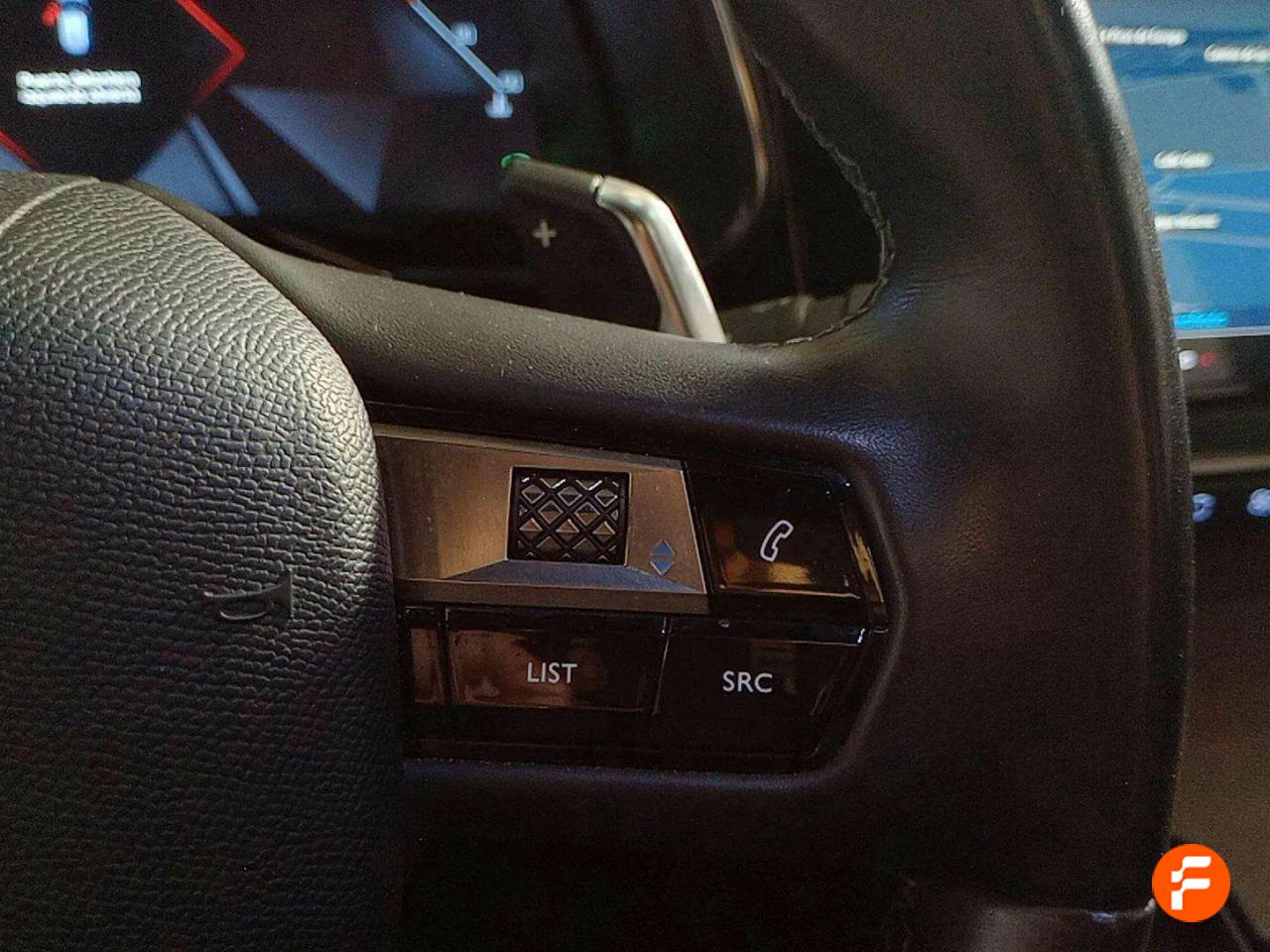 Foto DS Automobiles DS 7 25