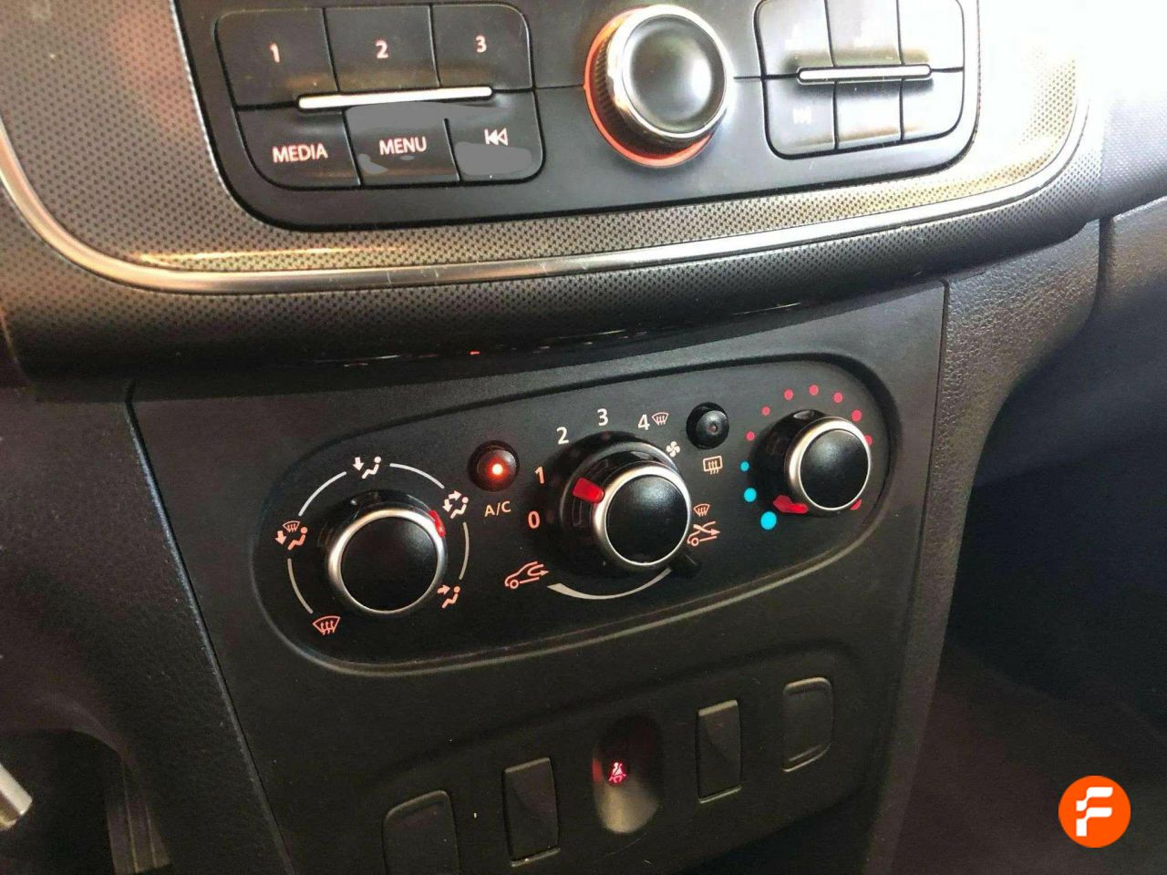 Foto Dacia Sandero 13