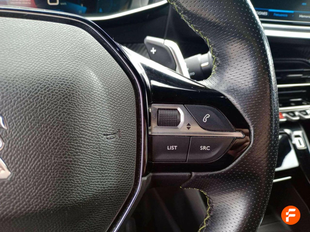 Foto Peugeot 208 12