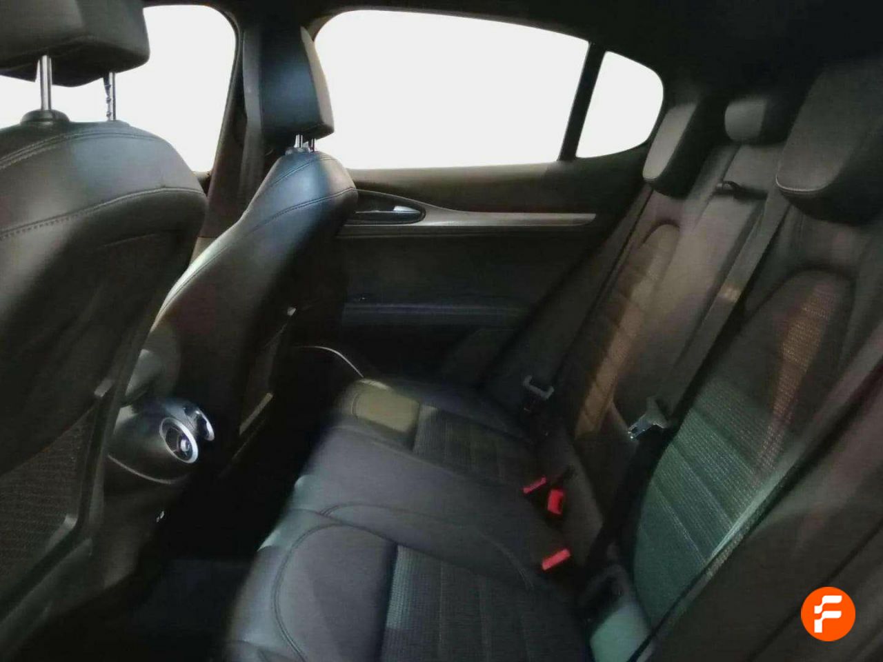 Foto Alfa Romeo Stelvio 10