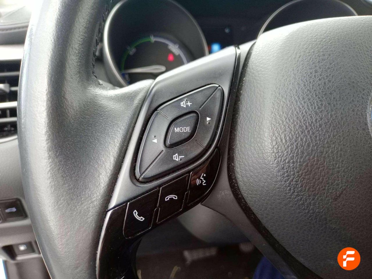 Foto Toyota C-HR 14