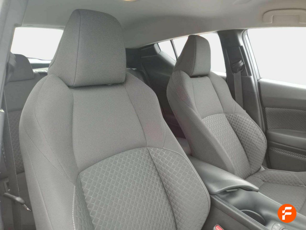 Foto Toyota C-HR 17