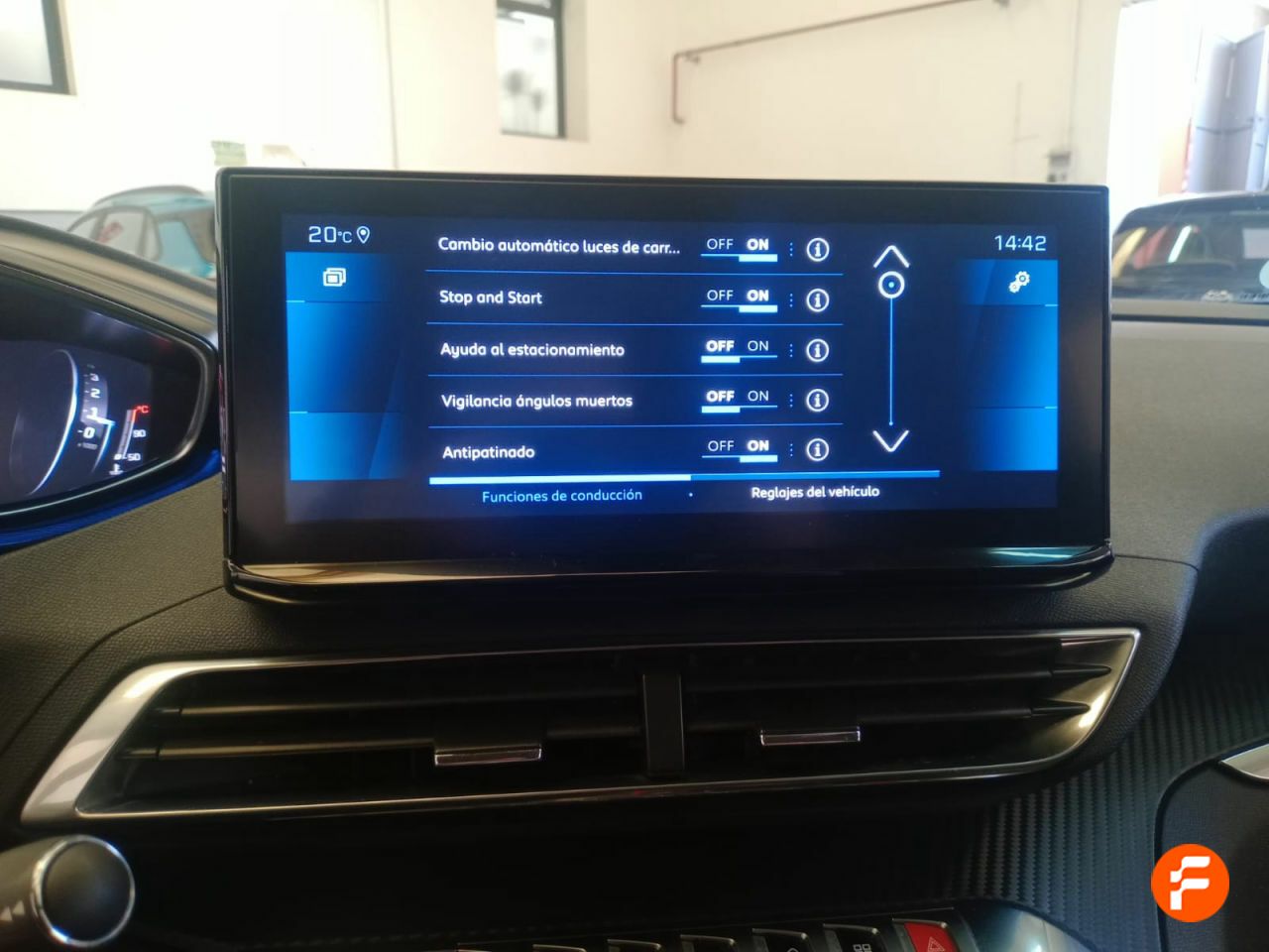 Foto Peugeot 5008 18