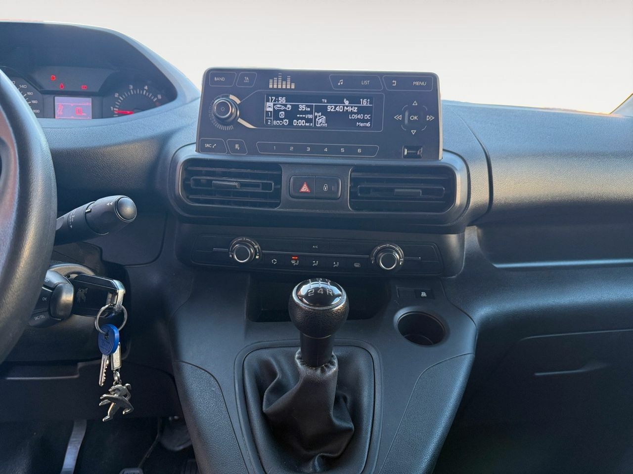 Foto Peugeot Partner 11