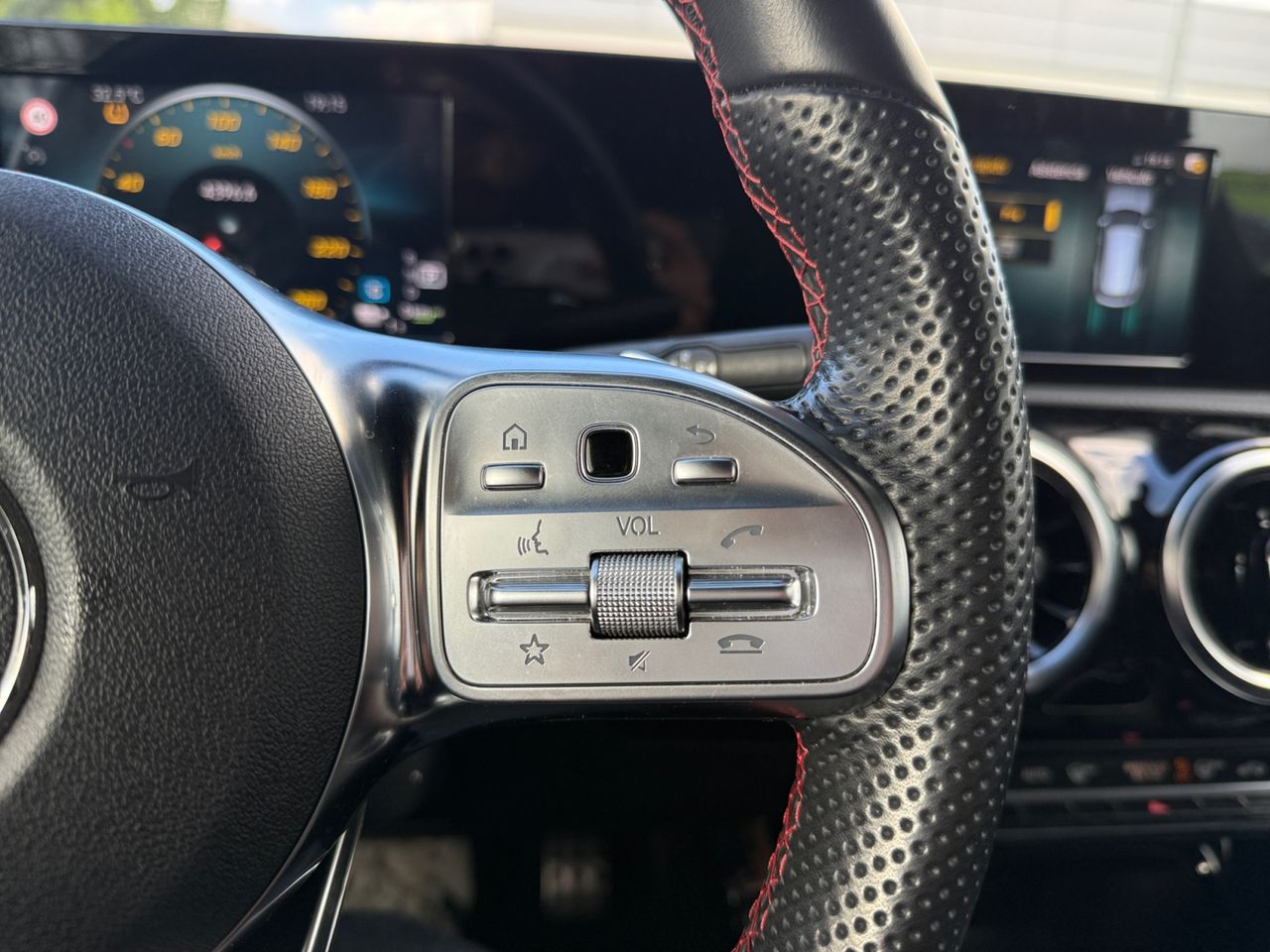 Foto Mercedes-Benz Clase CLA 18