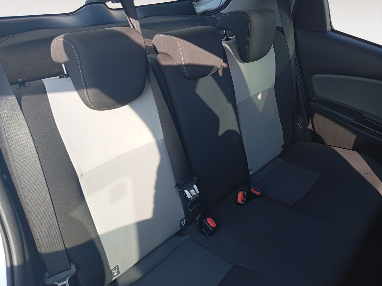 Foto Toyota Yaris 9