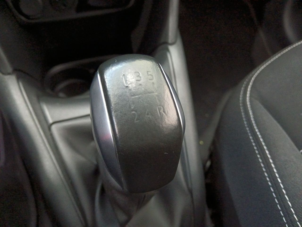 Foto Peugeot 208 12