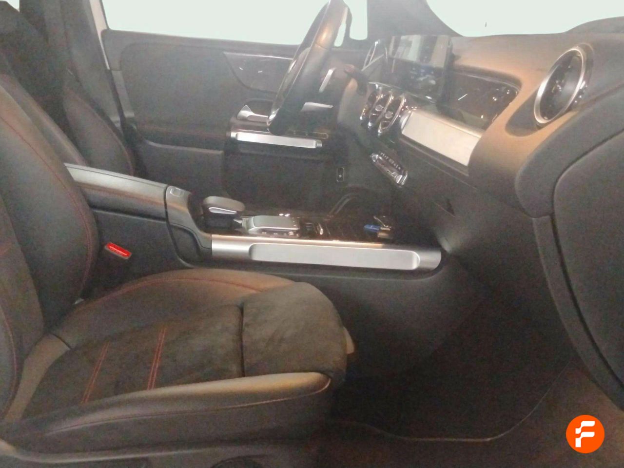 Foto Mercedes-Benz Clase GLB 16
