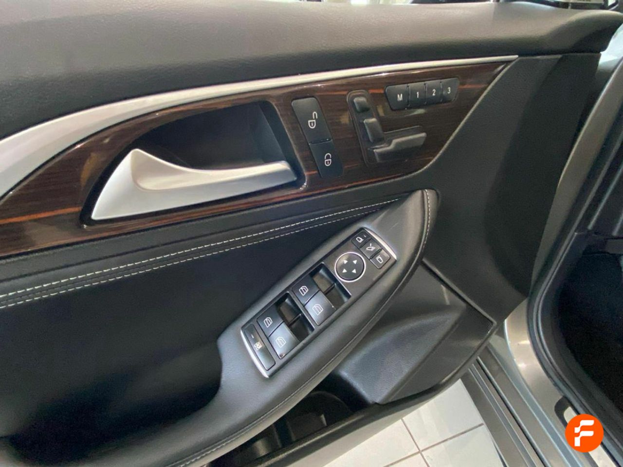 Foto Infiniti Q30 27