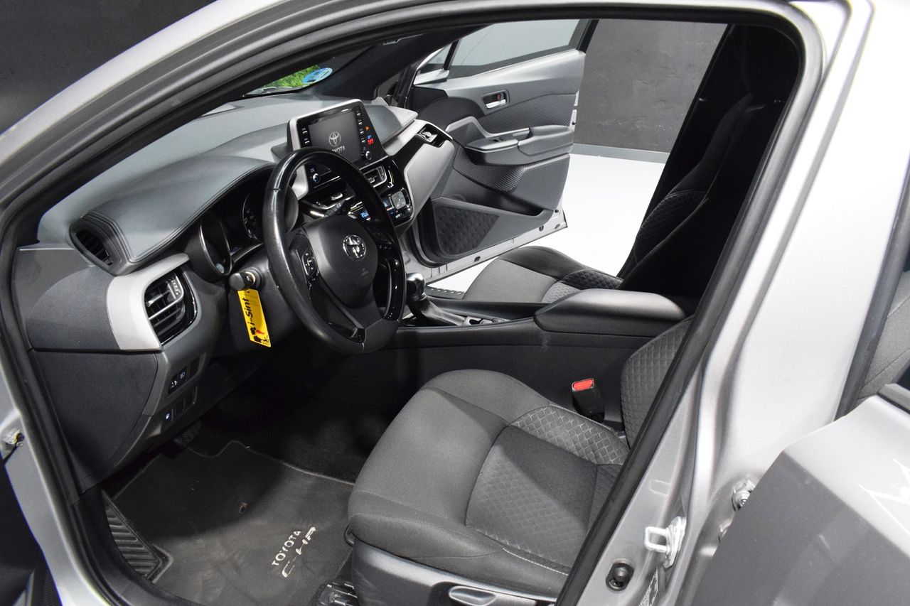 Foto Toyota C-HR 8