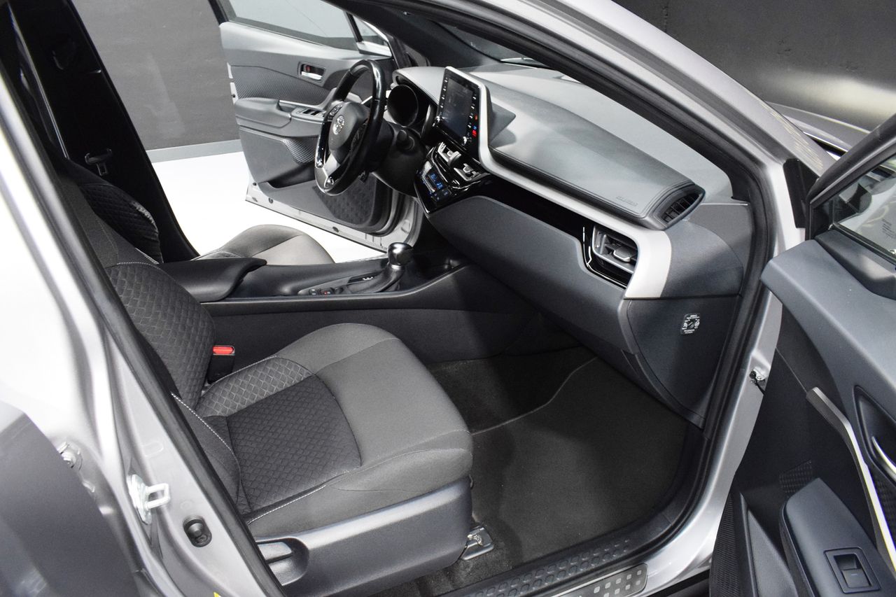 Foto Toyota C-HR 10