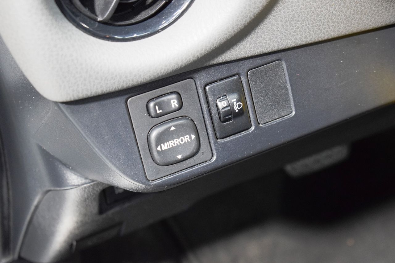 Foto Toyota Yaris 16
