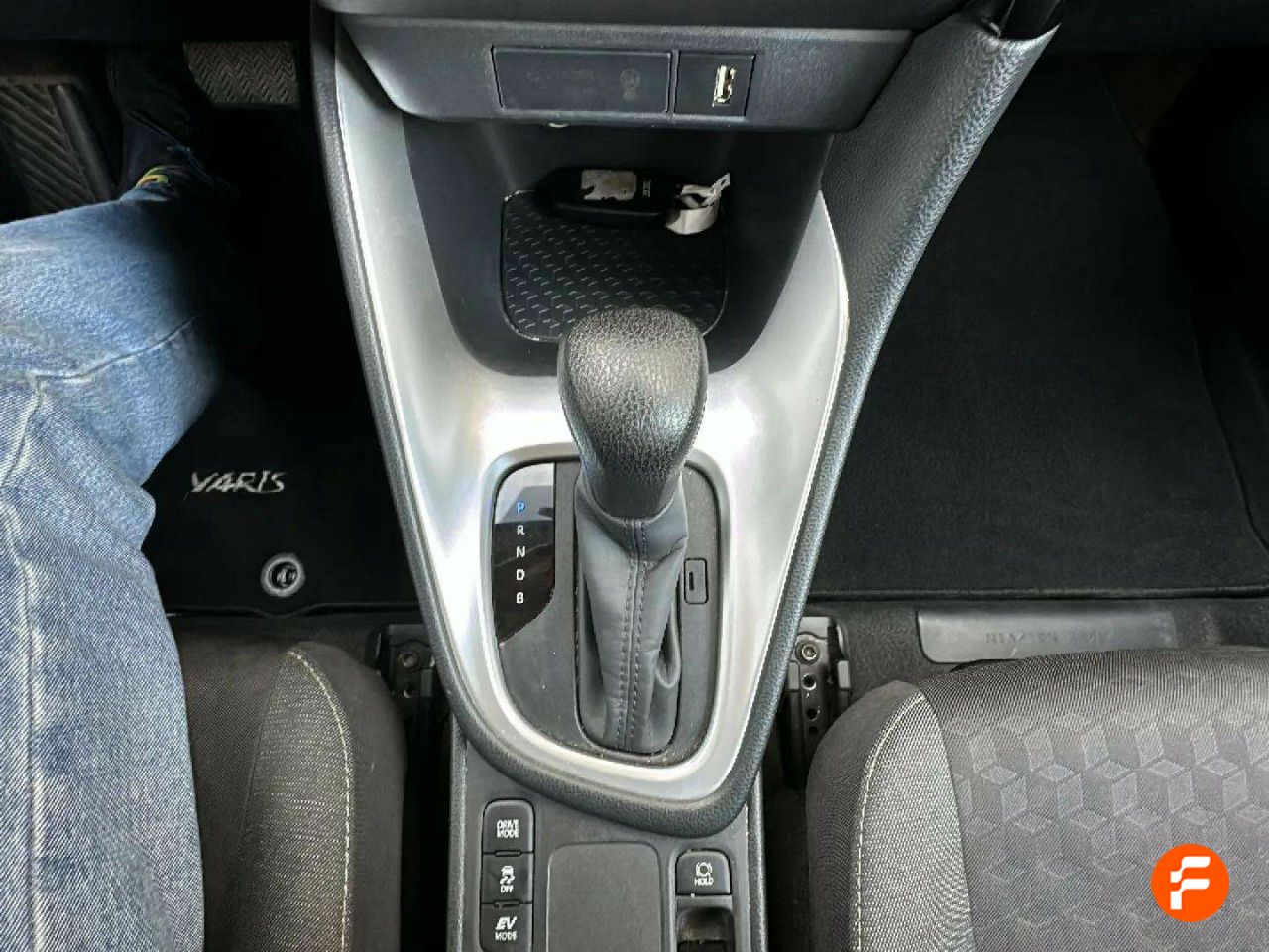 Foto Toyota Yaris 17