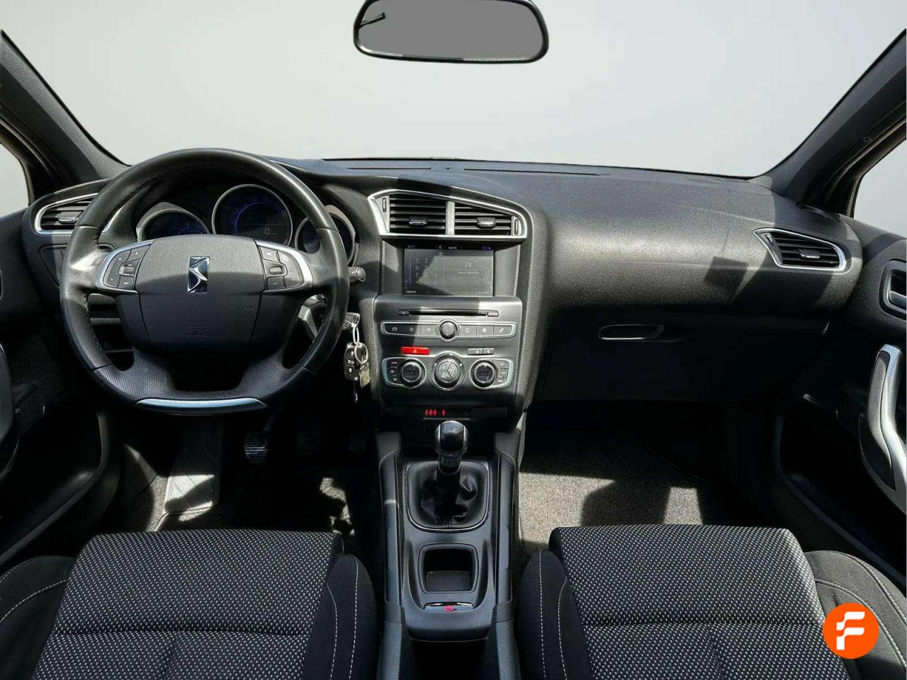Foto DS Automobiles DS 4 8