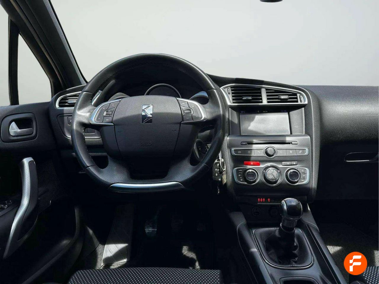 Foto DS Automobiles DS 4 9