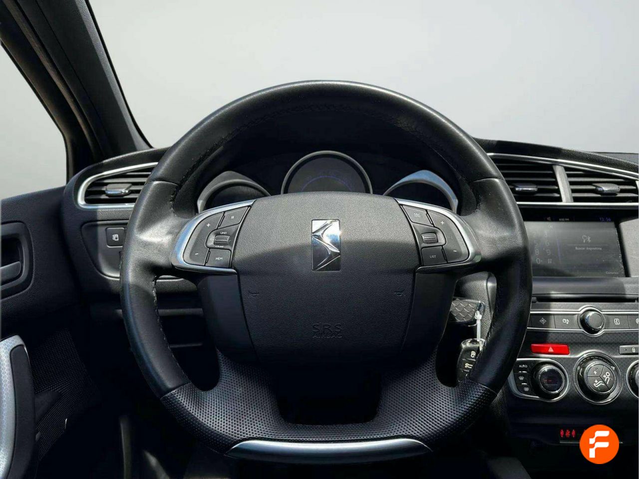 Foto DS Automobiles DS 4 10