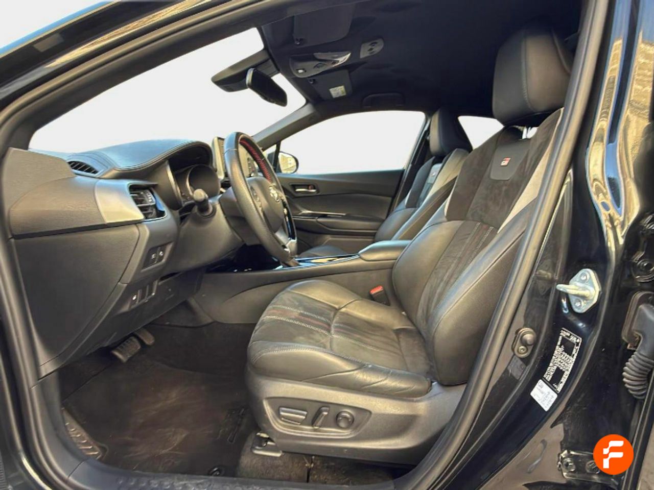 Foto Toyota C-HR 14