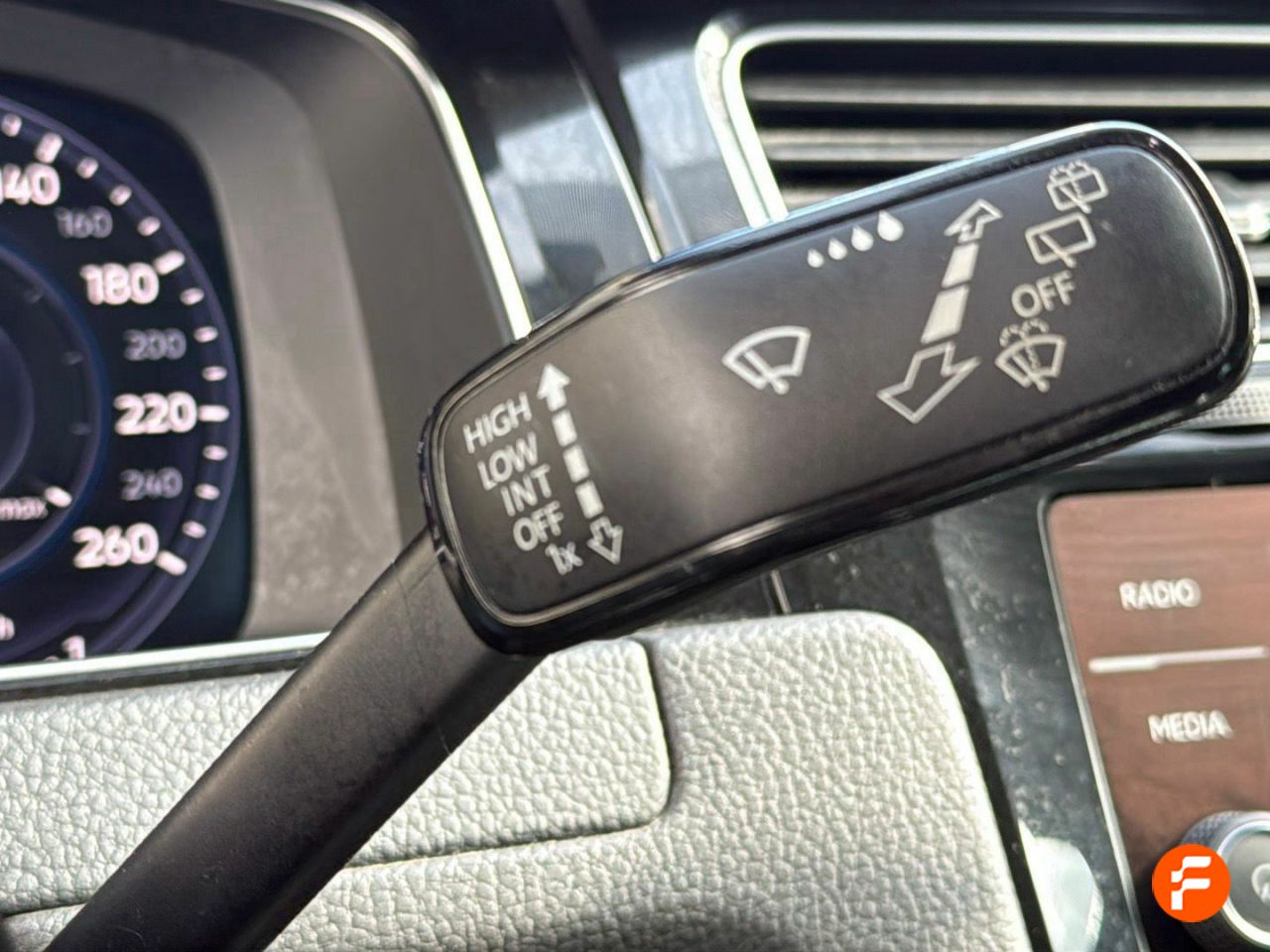Foto Volkswagen Golf 25