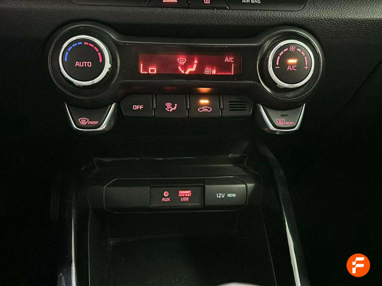 Foto Kia Stonic 11