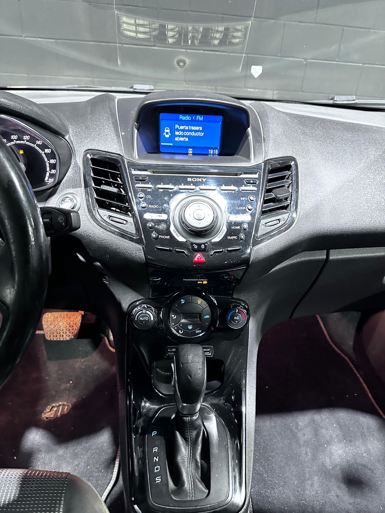 Foto Ford Fiesta 14
