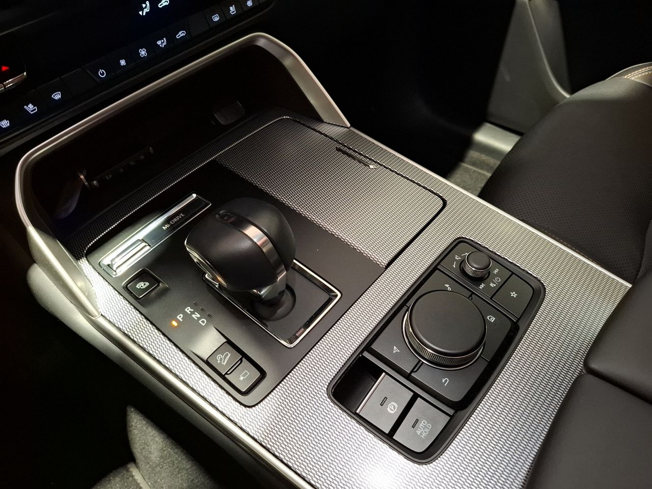 Foto Mazda CX-60 21
