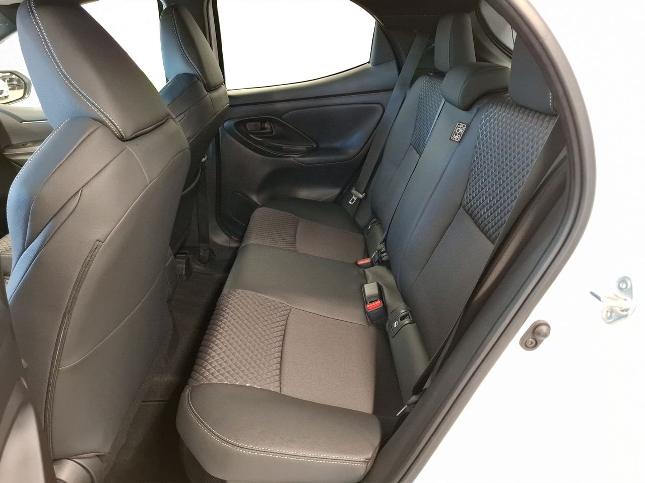 Foto Mazda Mazda2 28