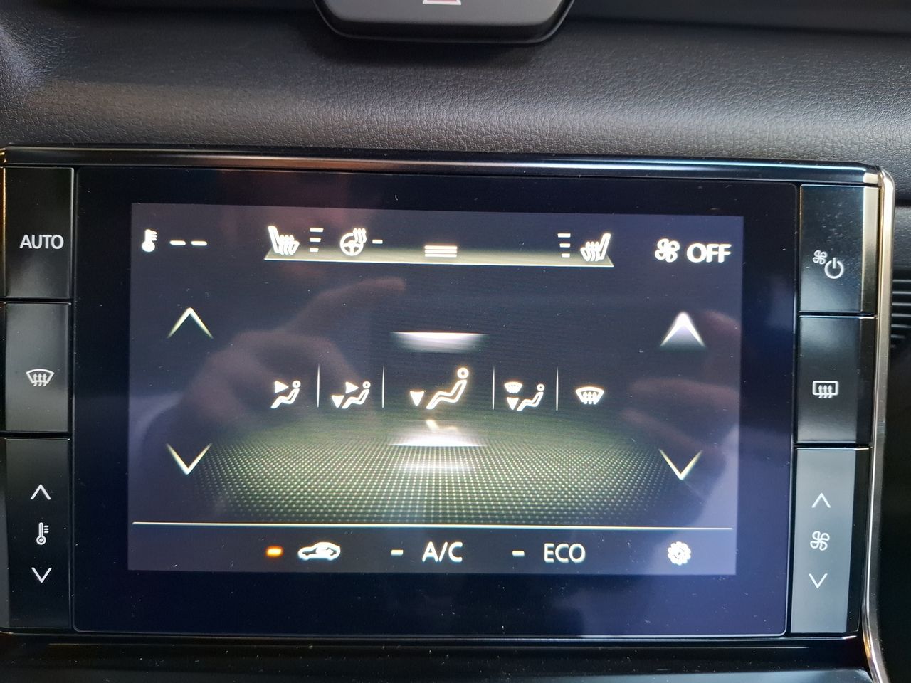 Foto Mazda MX-30 22