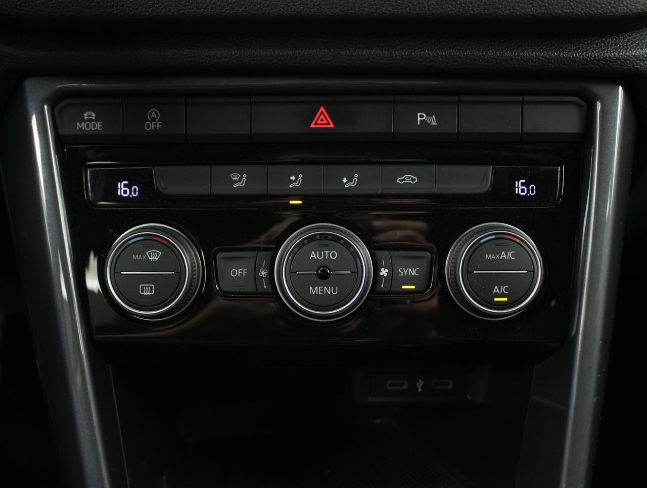 Foto Volkswagen T-Roc 11