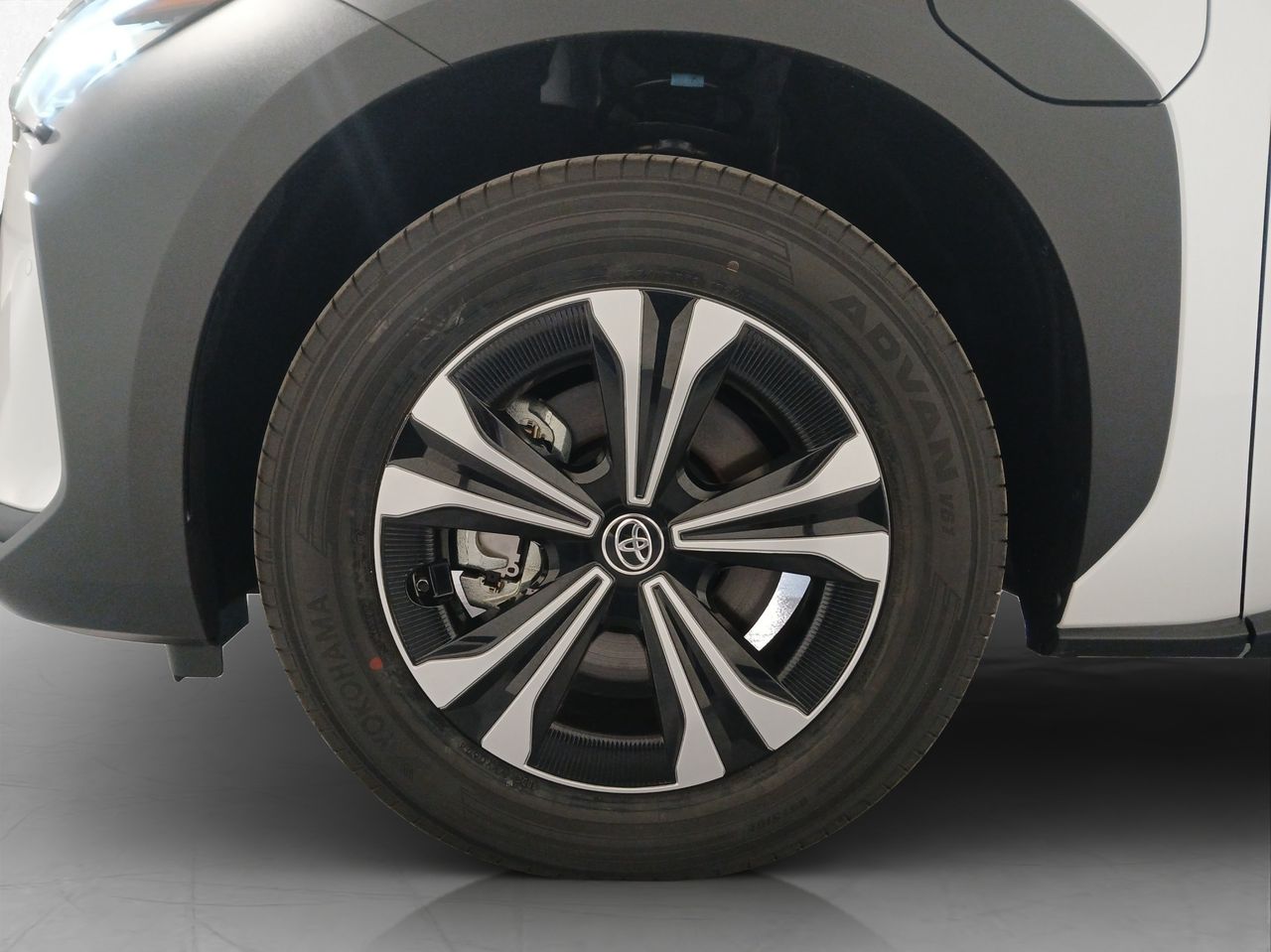 Foto Toyota BZ4X 8