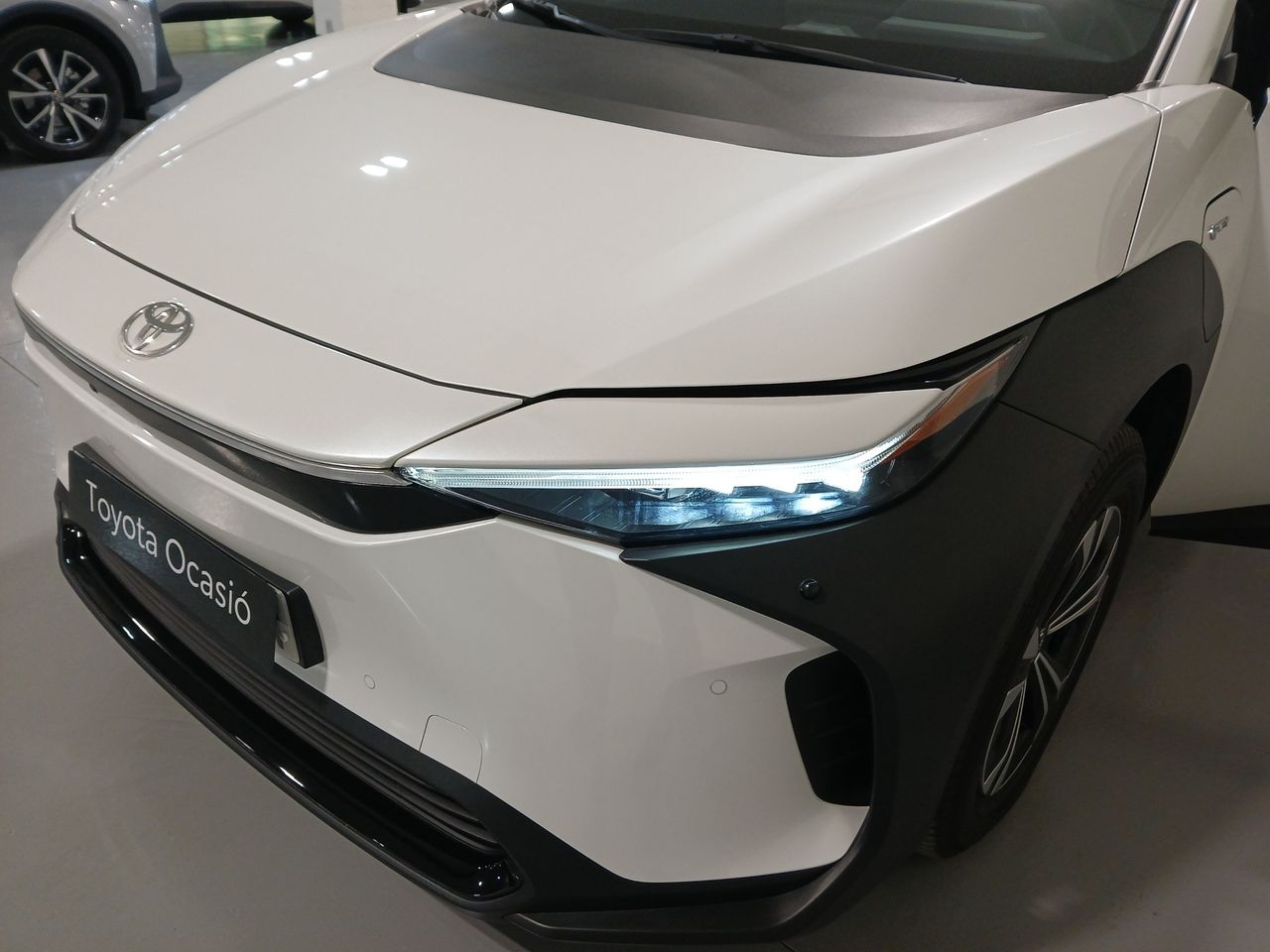 Foto Toyota BZ4X 16