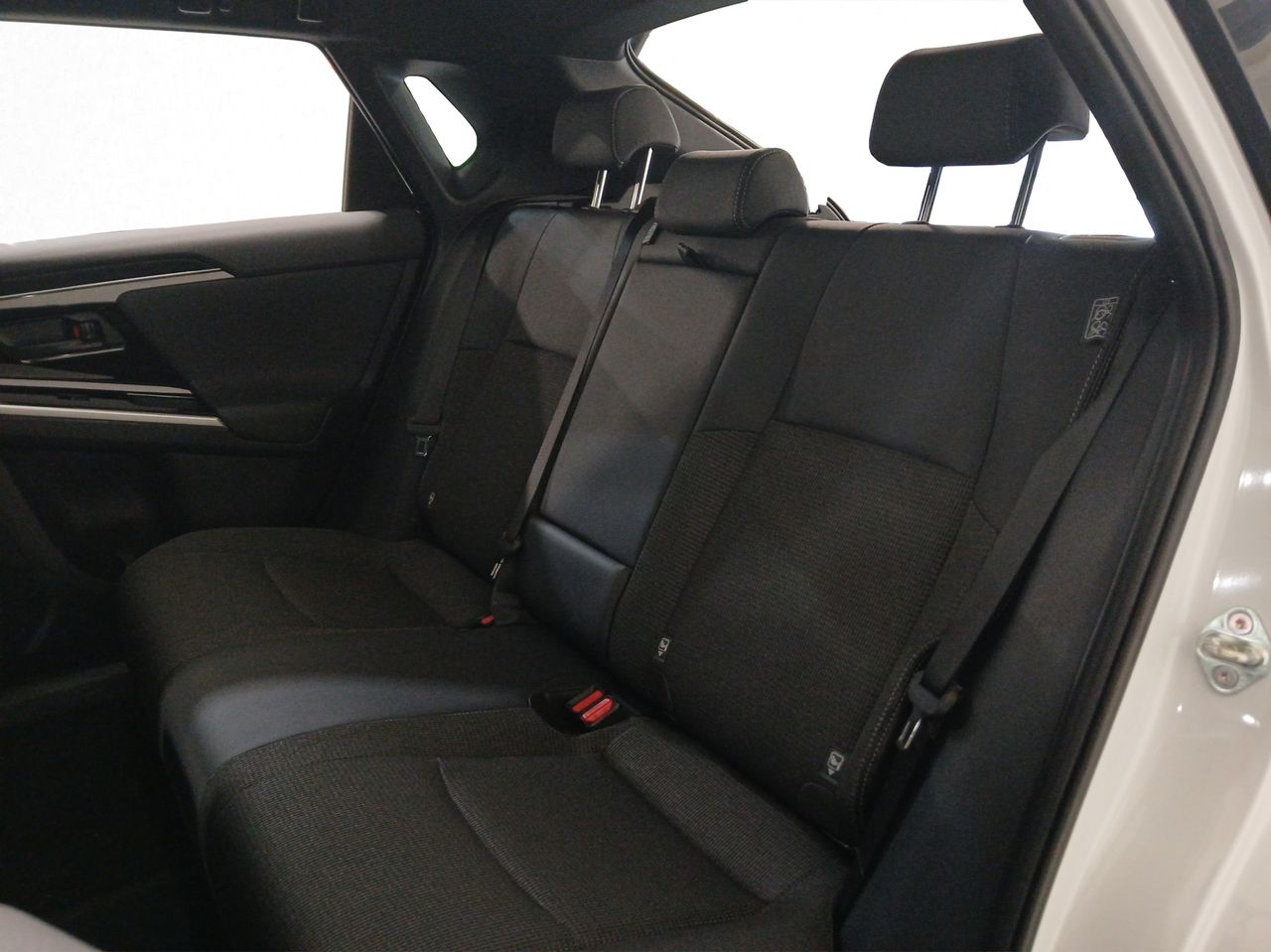 Foto Toyota BZ4X 25