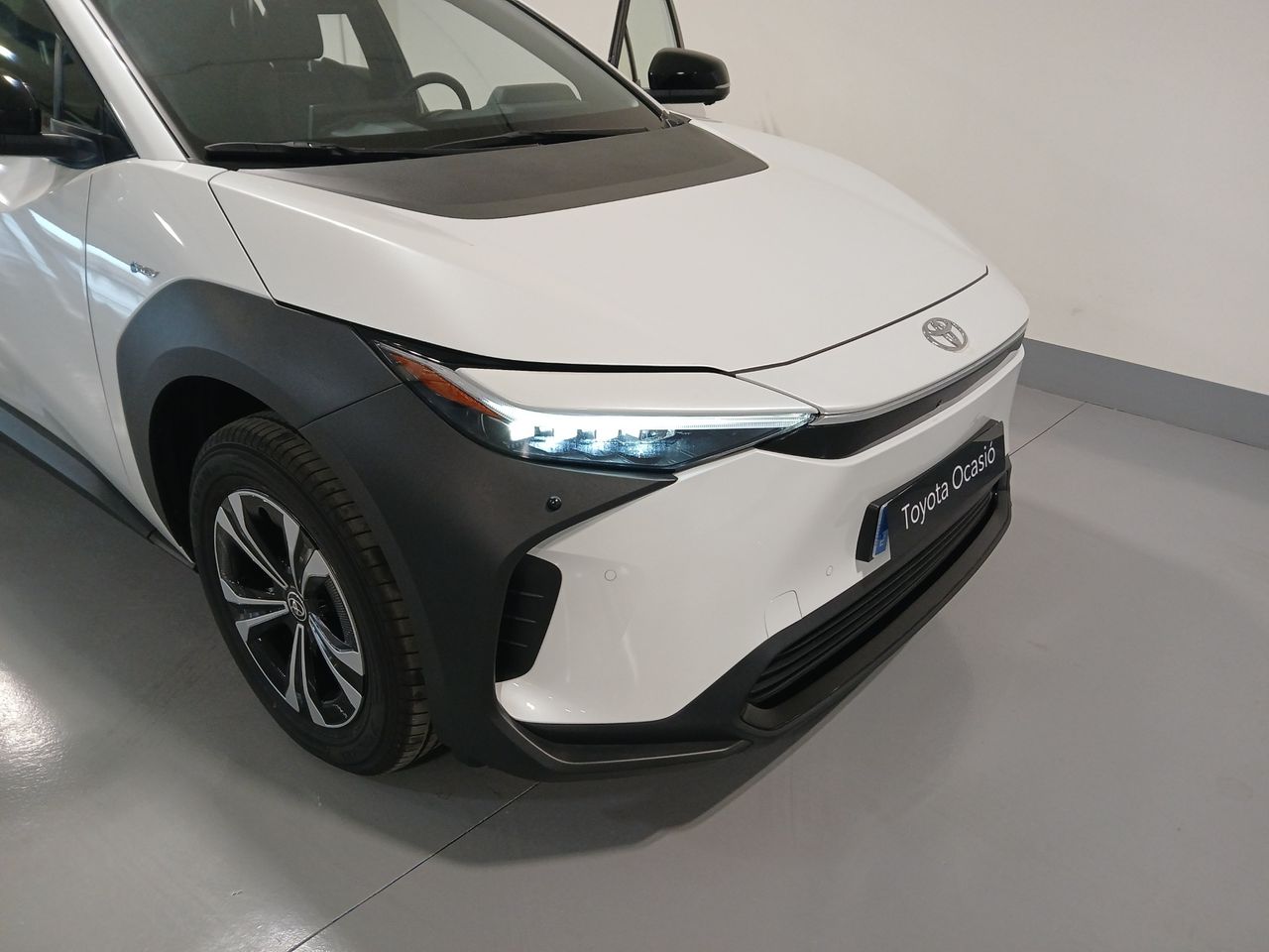 Foto Toyota BZ4X 28