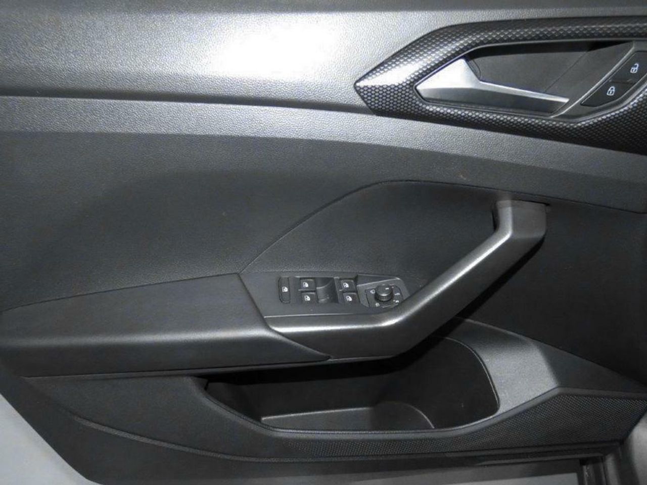 Foto Volkswagen T-Cross 17