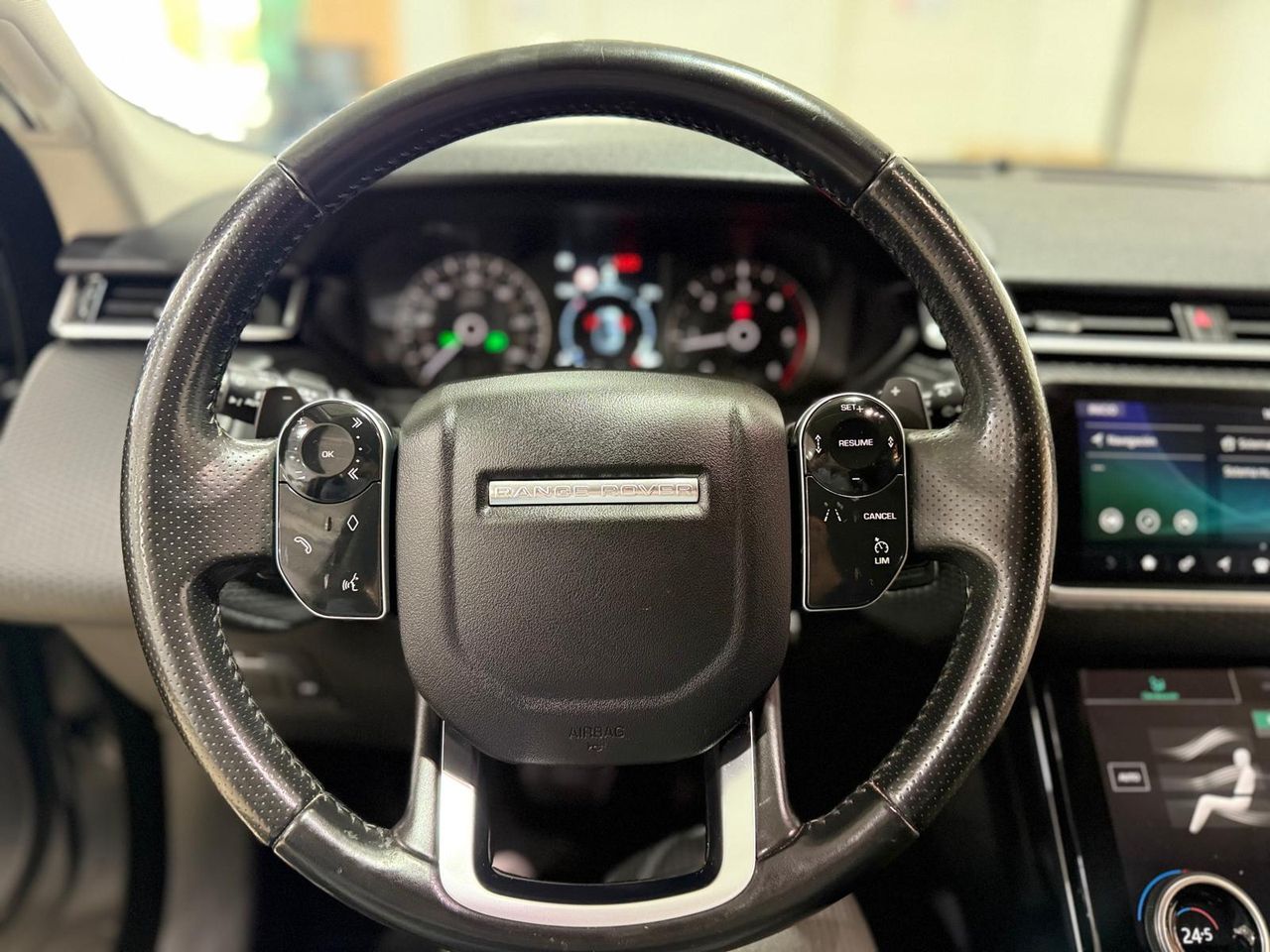 Foto Land-Rover Range Rover Velar 9